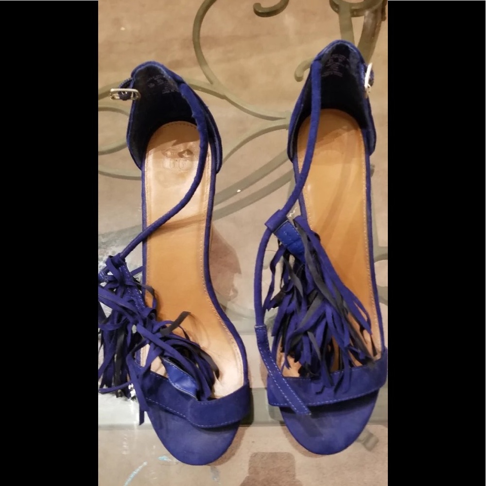 Blue fringe wedge heels